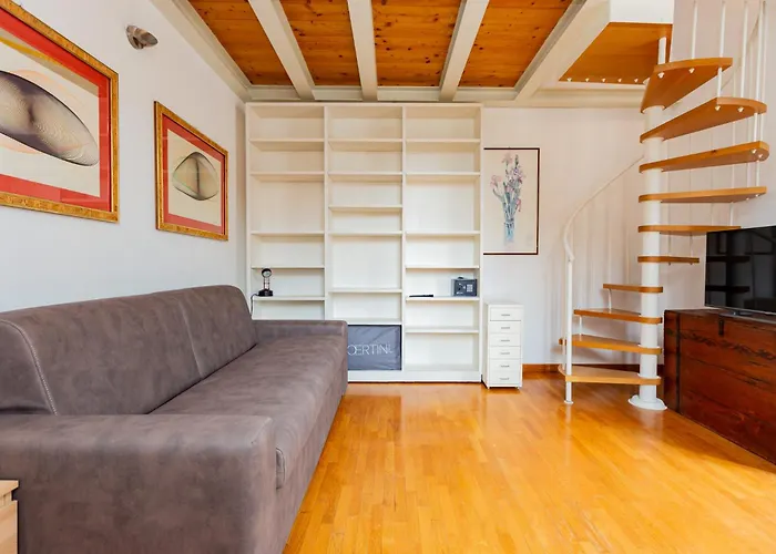Ingegnoli1 Bright Top Floor Apartment
