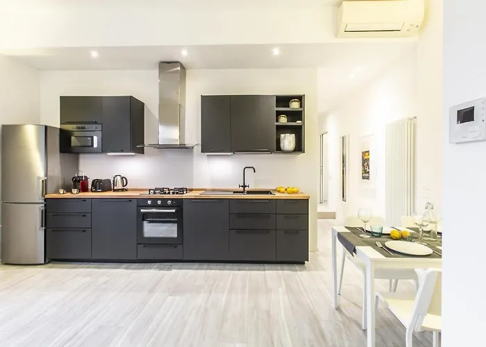 Maciachini Apartments R&R