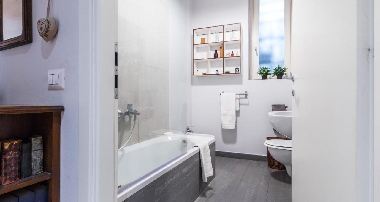 Joivy For 6 With Big Terrace In Centro Storico Apartment