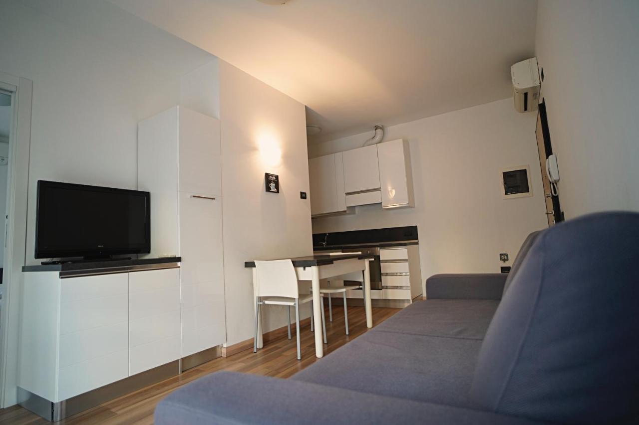 Rentopolis - Palazzo Candiani Apartamento Milão