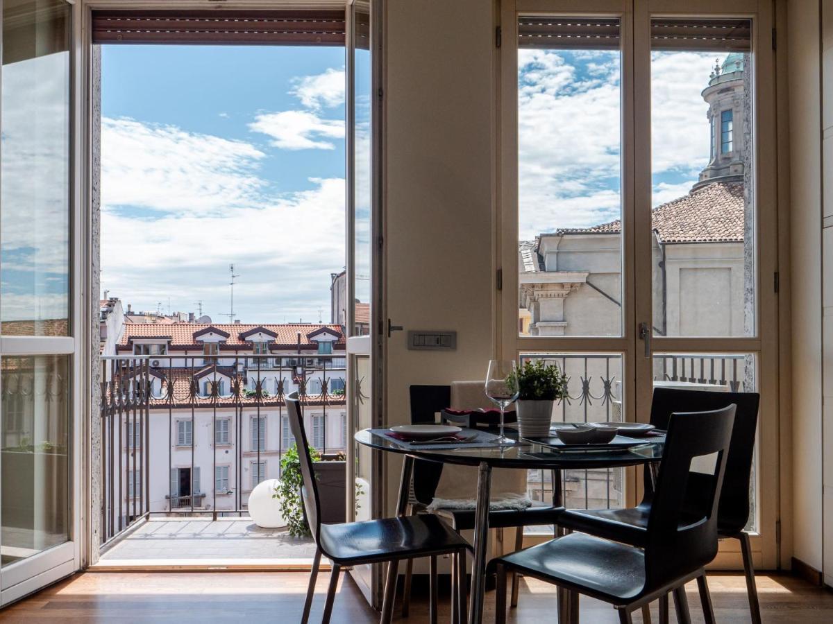 The Rent - Bright Two Near Cattolica Apartment Milan