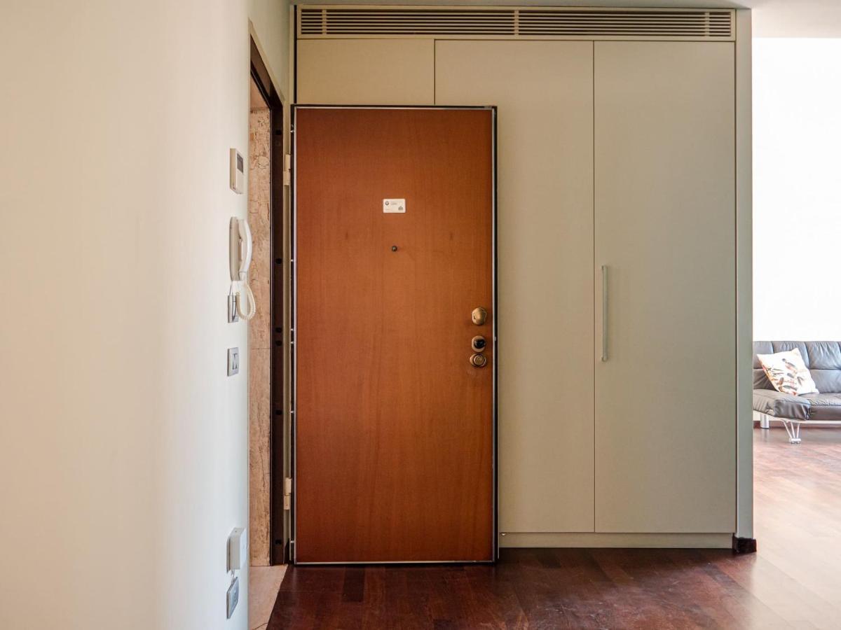The Rent - Bright Two Near Cattolica Apartment Milan