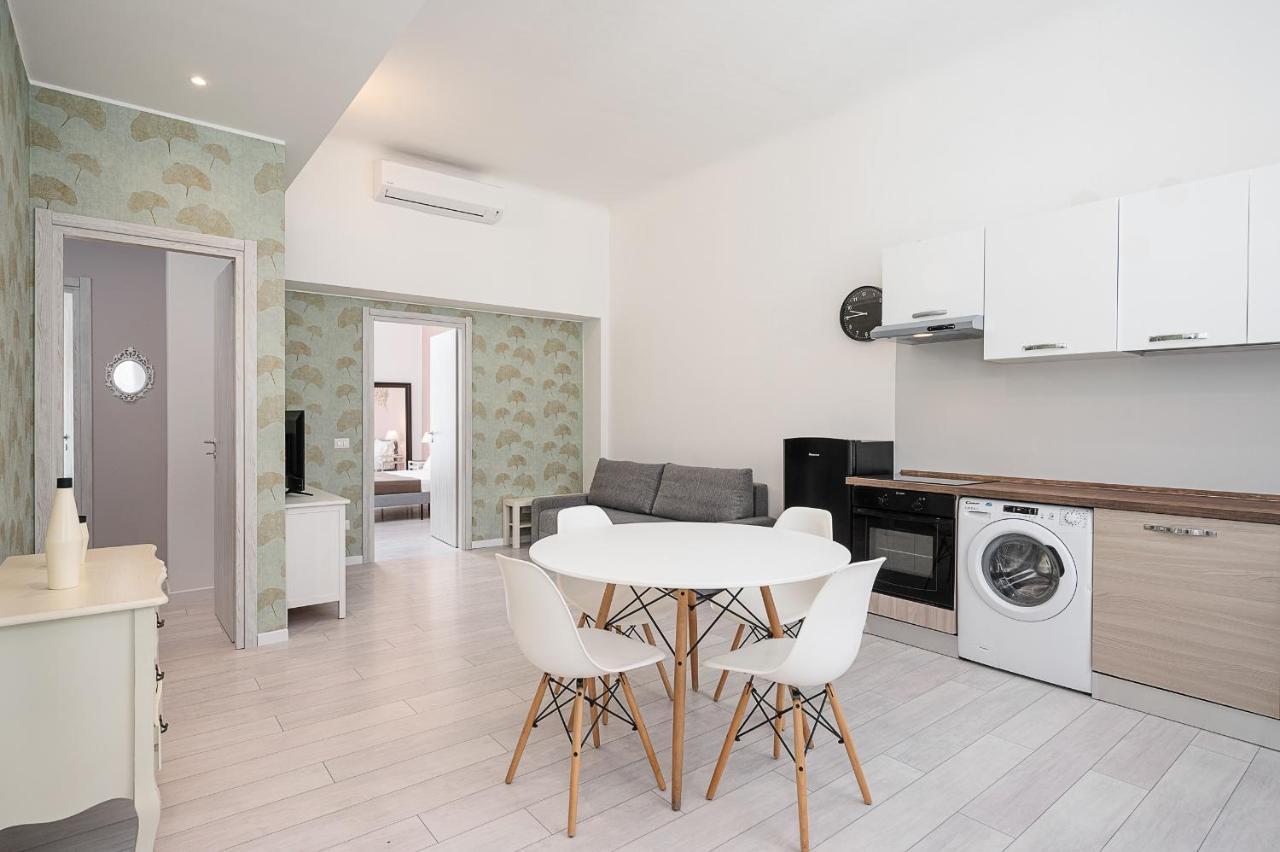 Hemeras Boutique Homes - 4 Design Homes In Center Apartment