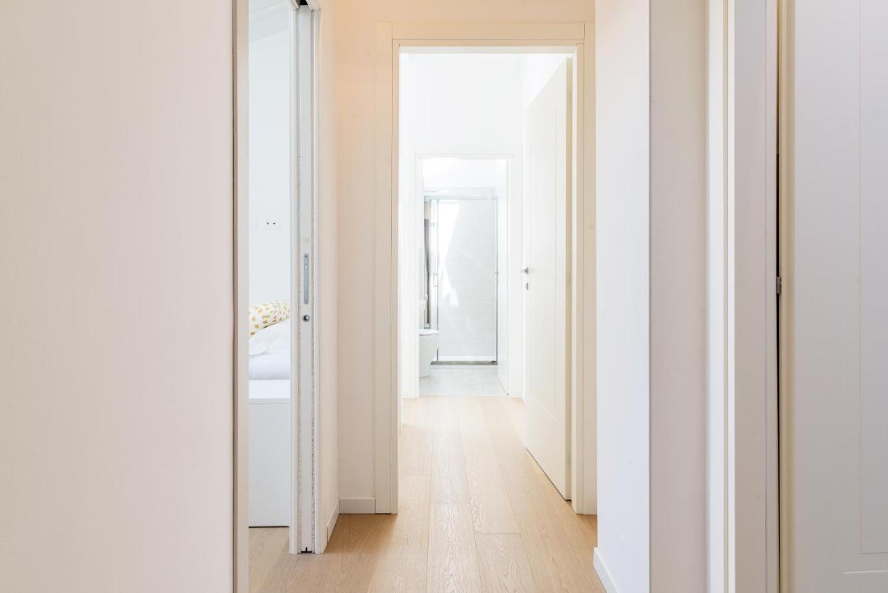 White Navigli Apartment Milan