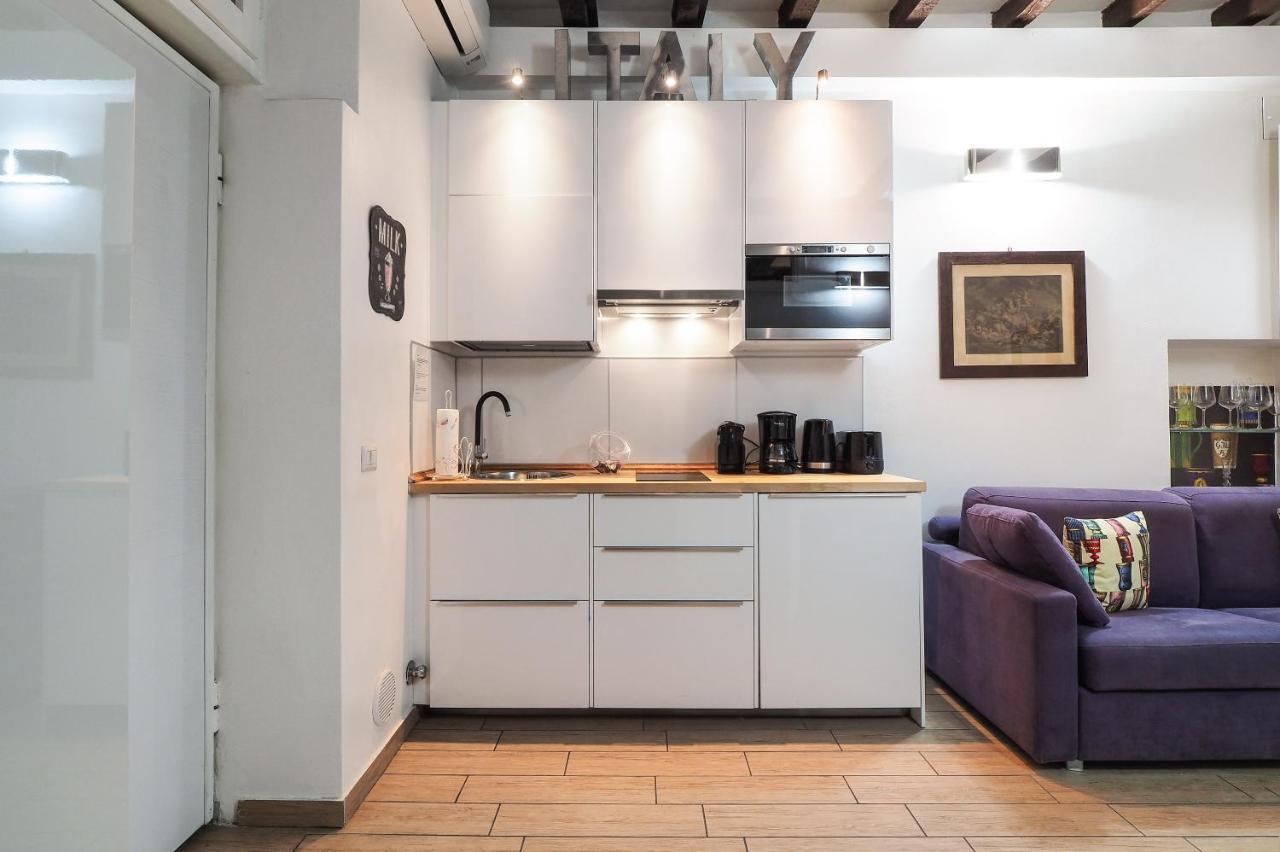 Apartment Centro Storico, Darsena E Duomo - Corso Genova - Italy Flat Vacation *