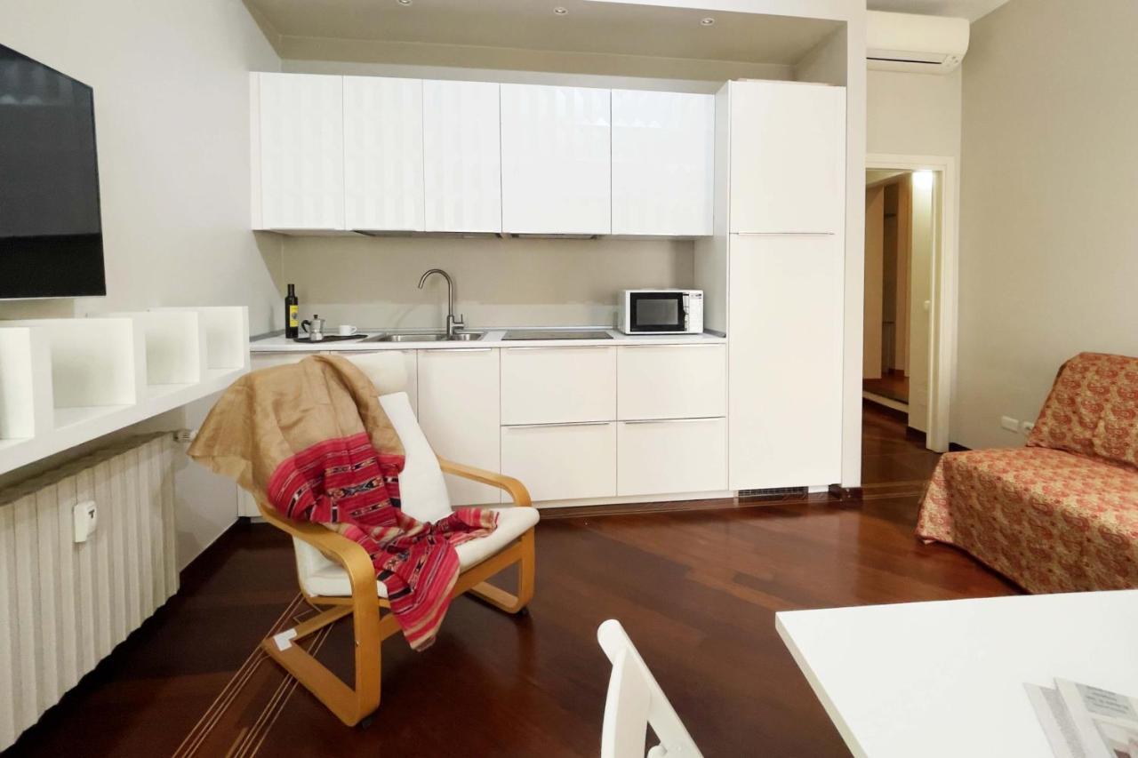 Chic 1bdr With Shared Terrace Steps From Duomo By Rentopolis Apartment