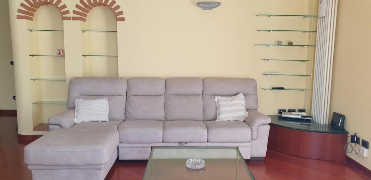 Meta Italy Sui Navigli Apartamento