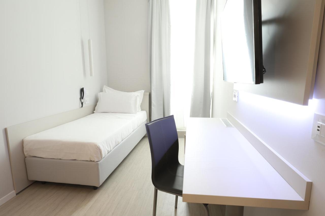 Cadorna Luxury Hotel *