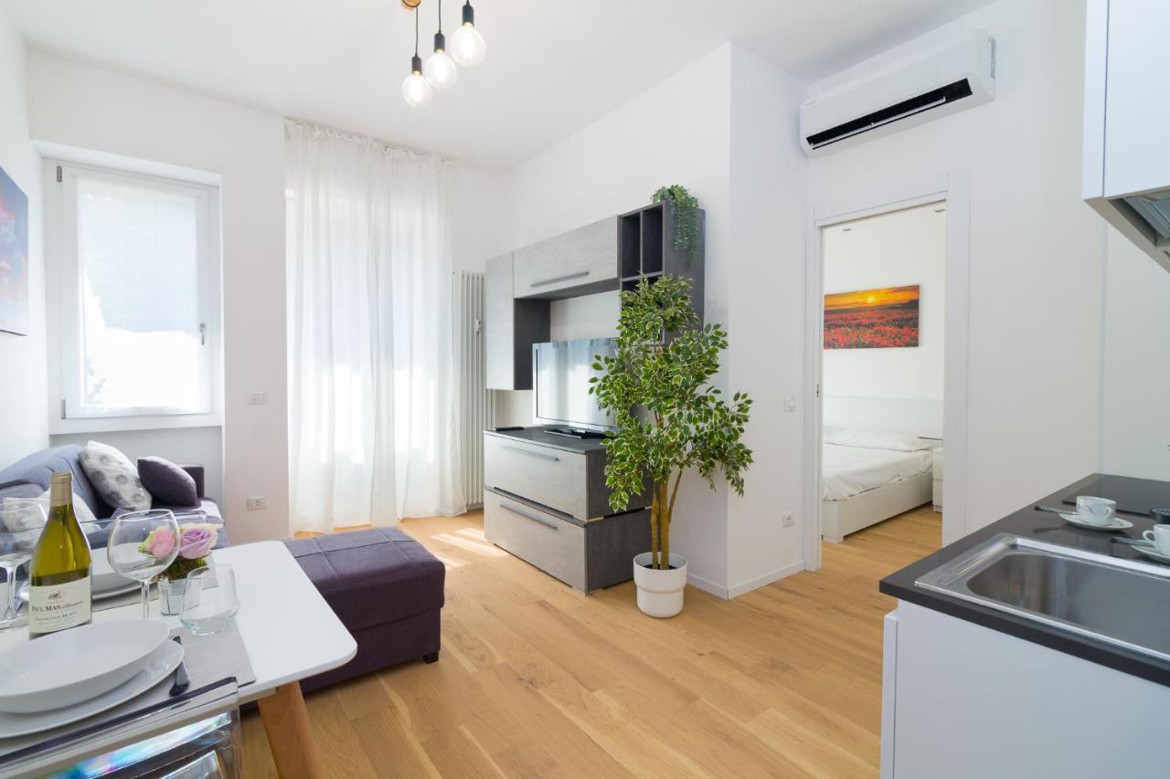 Bright Terrace In Apartment Mailand