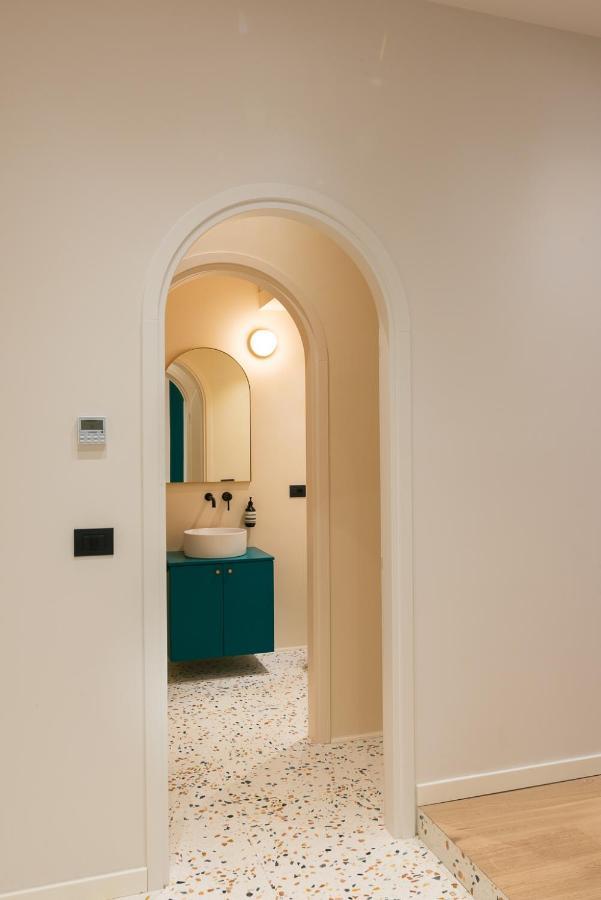 Youhosty - Borgonuovo 4 *