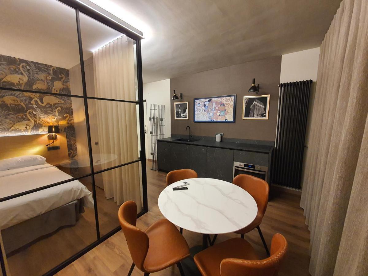 Porta Romana Gold Apartment *