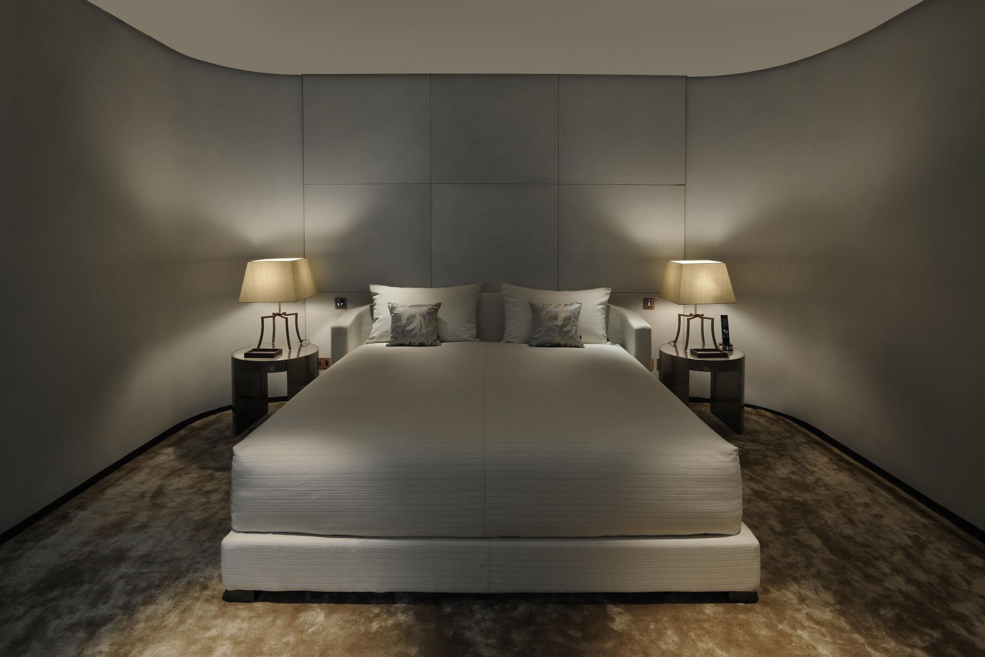 Armani Hotel 5*