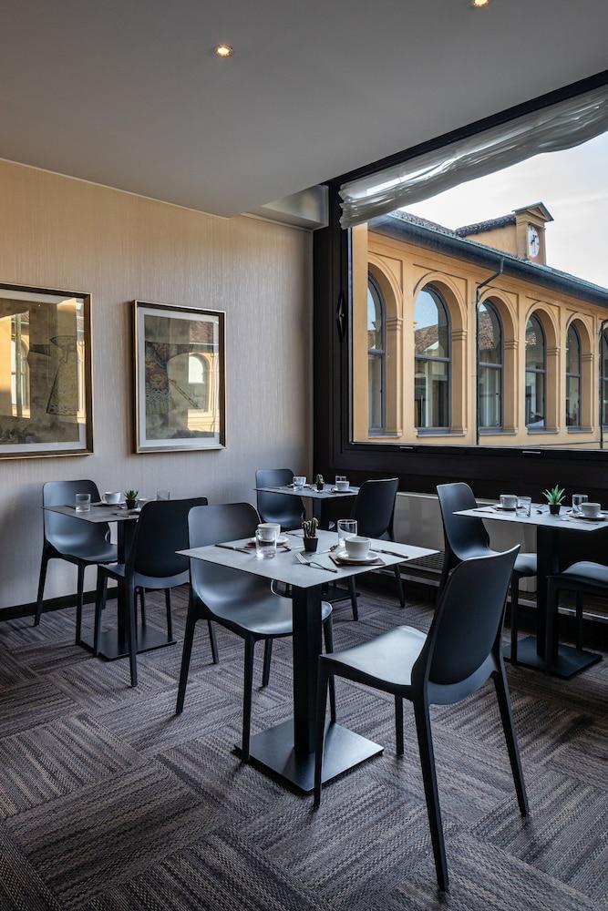 Palazzo Delle Stelline 3*