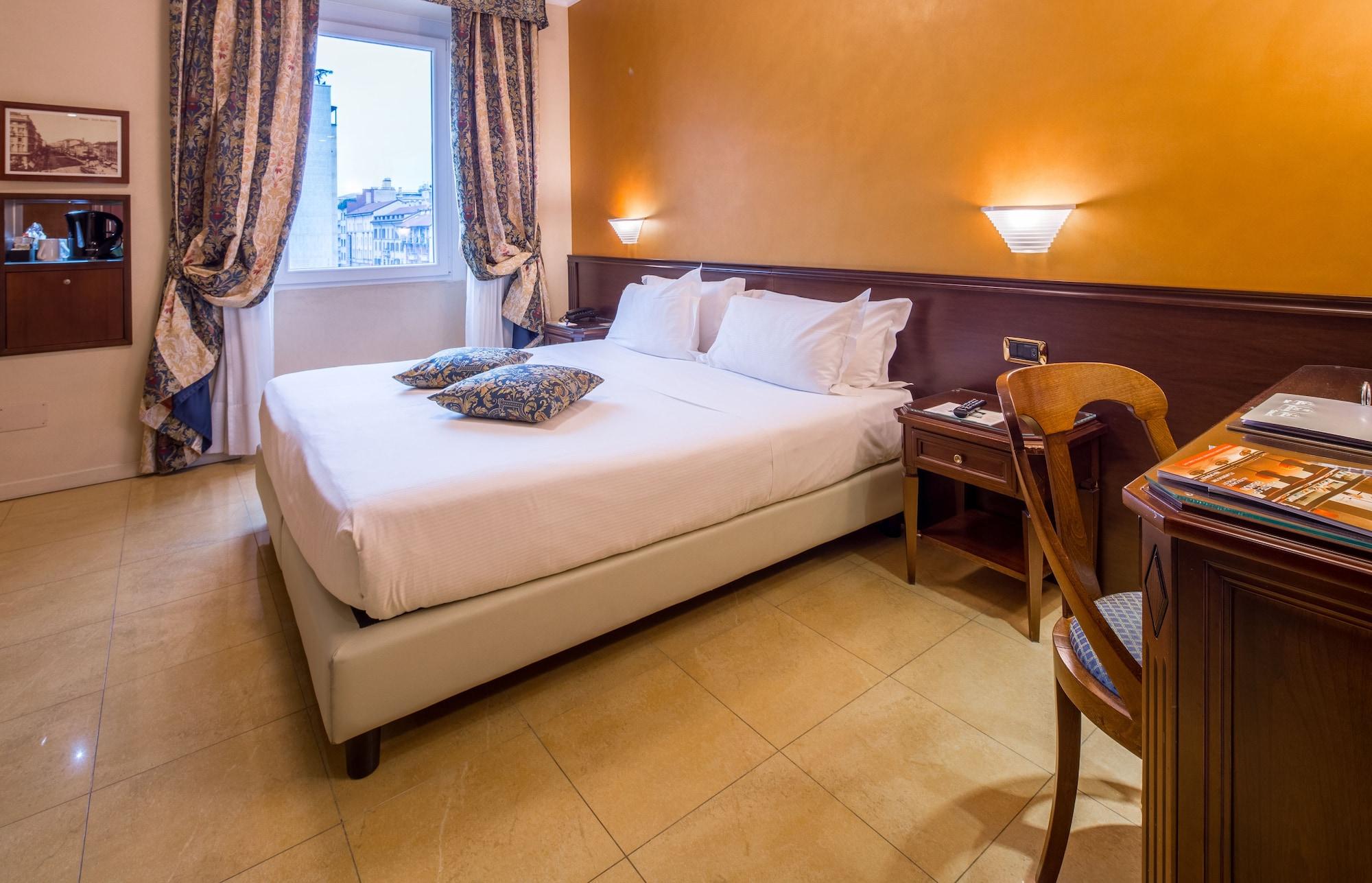 Hotel Una Galles 4*