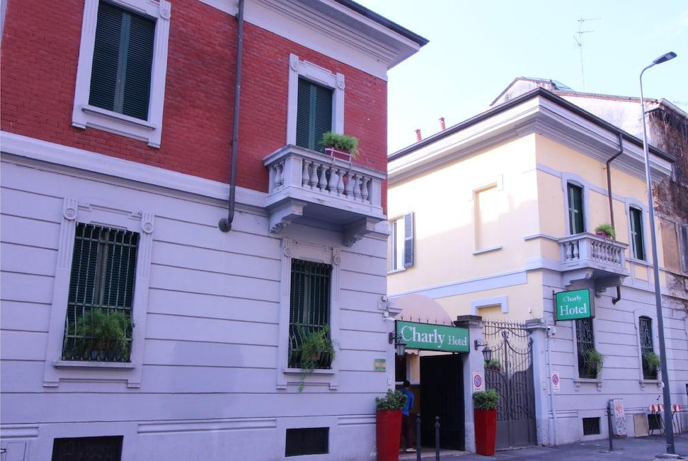 Hotel Charly