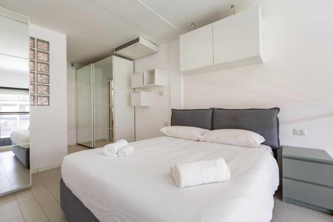 Elegant Loft With Balcony! Apartment *