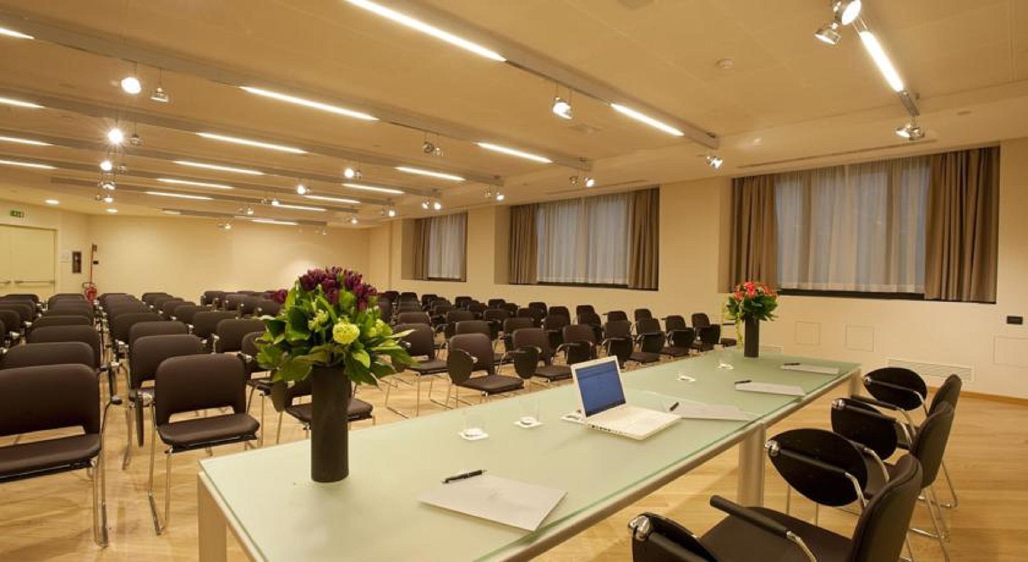 Best Western Plus The Hub Hotel 4*