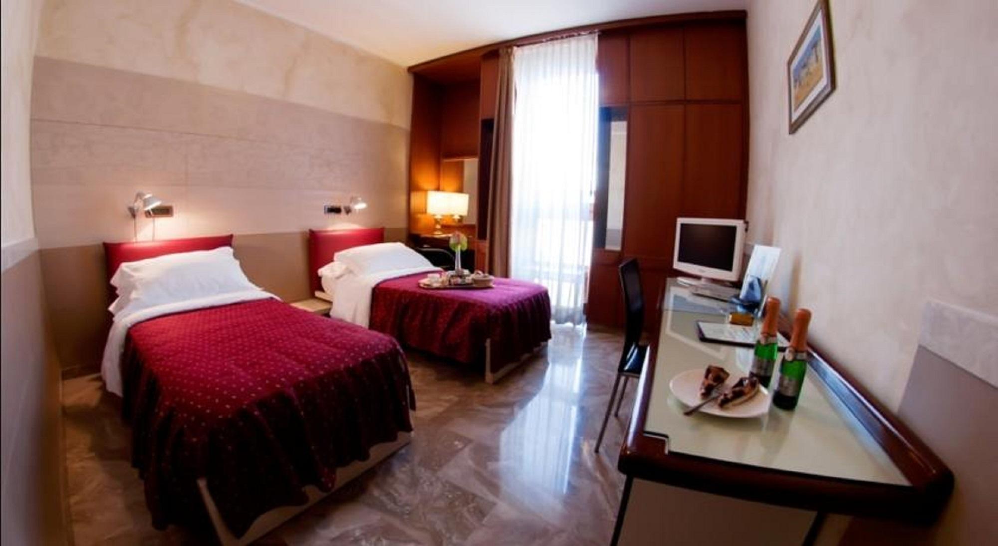 Canova 3* Milan