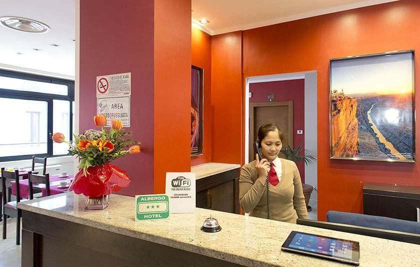 Oasi Village Hotel Milão