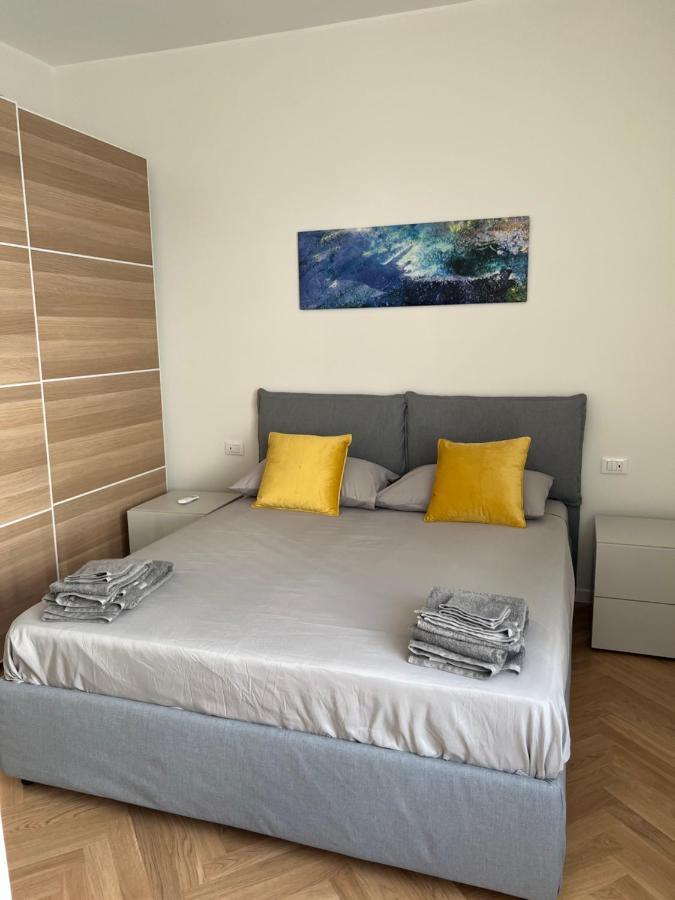 Milano: Incantevole In Pieno Centro - Fancy Yellow Apartamento