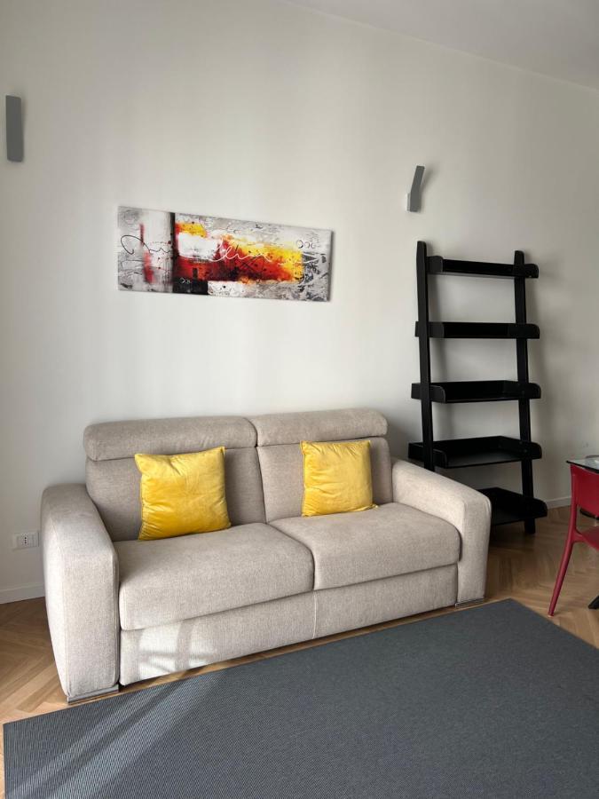 Milano: Incantevole In Pieno Centro - Fancy Yellow Apartamento