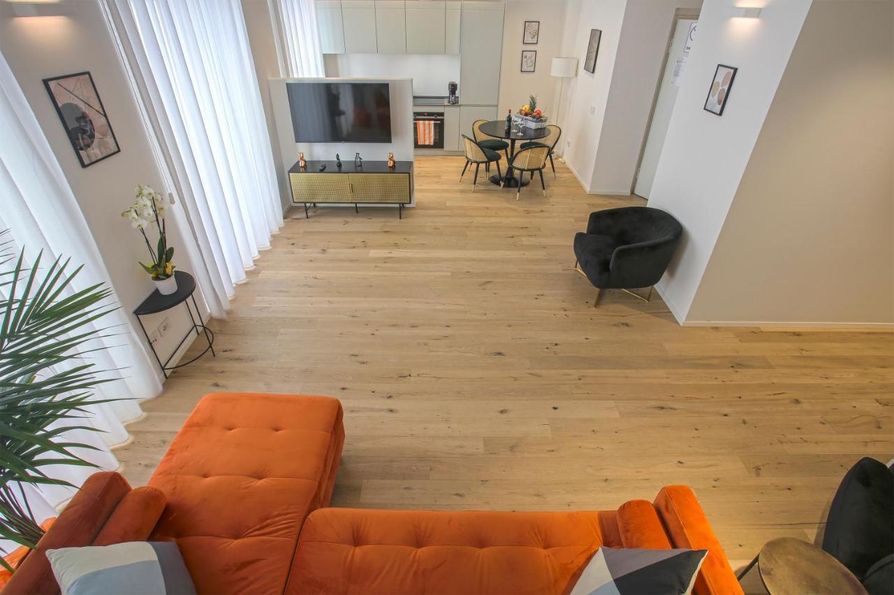 Apartment Chic Luxury Apartments-hosted By Sweetstay