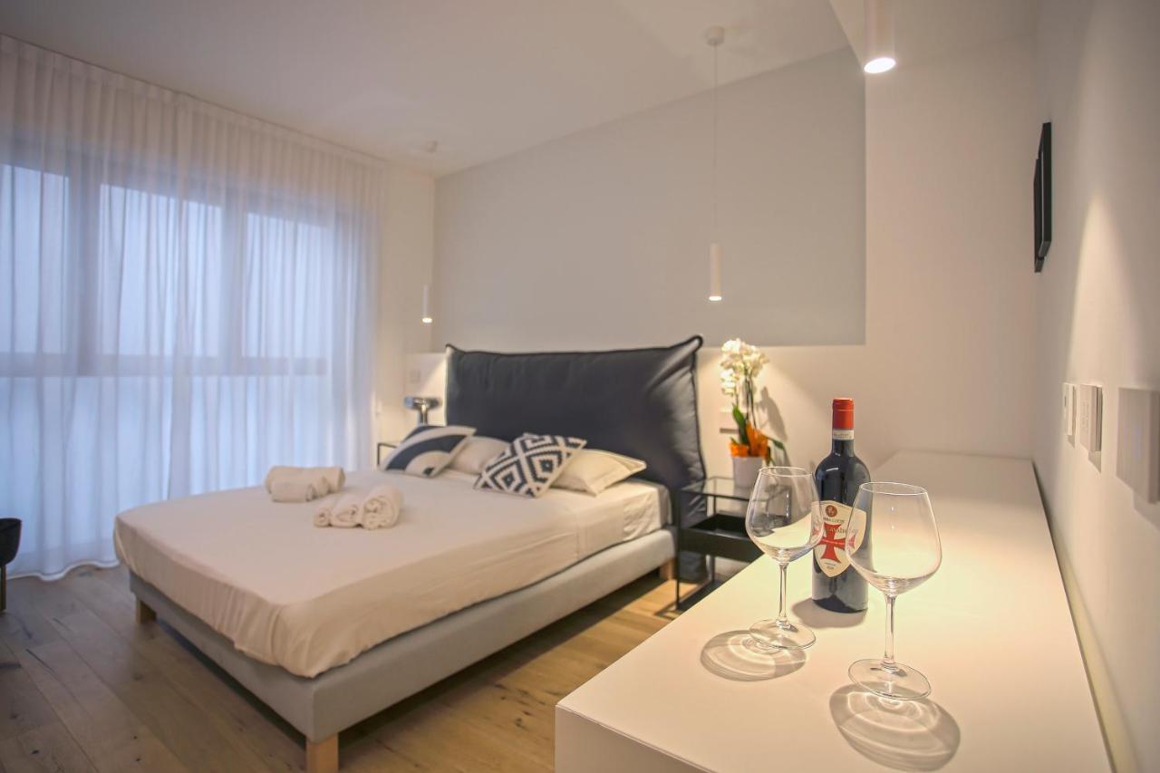 Apartment Chic Luxury Apartments-hosted By Sweetstay