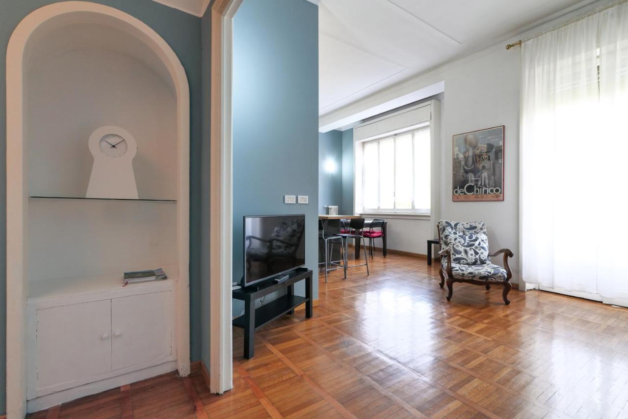 Contempora - Piazzale Susa 14 * Milão