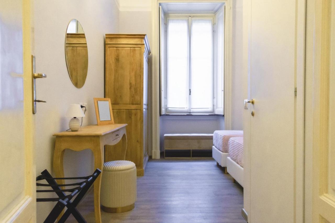 Book Now! Corso Buenos Aires & Loreto M1
