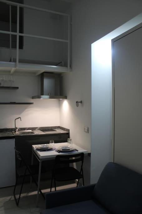 Piccolo Loft A Due Passi Dal Castello Apartamento Milão