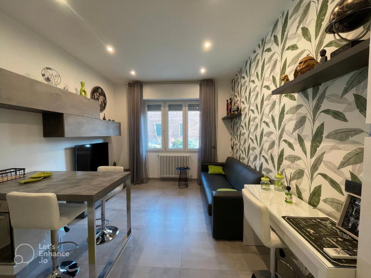 R39 Modern With Private Parking *