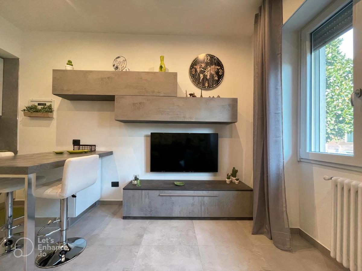 R39 Modern With Private Parking Mailand