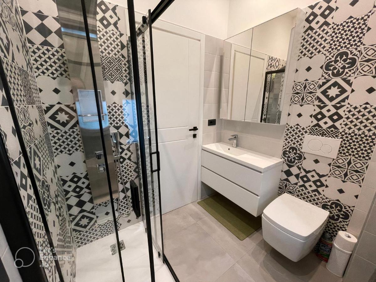 Apartment R39 Modern With Private Parking