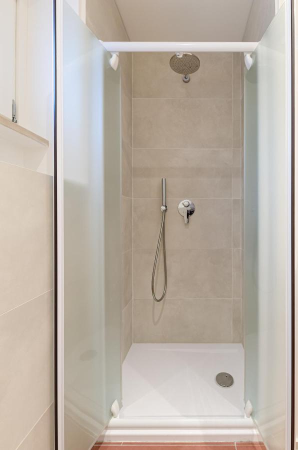 Velasquez - B - San Siro Apartment *