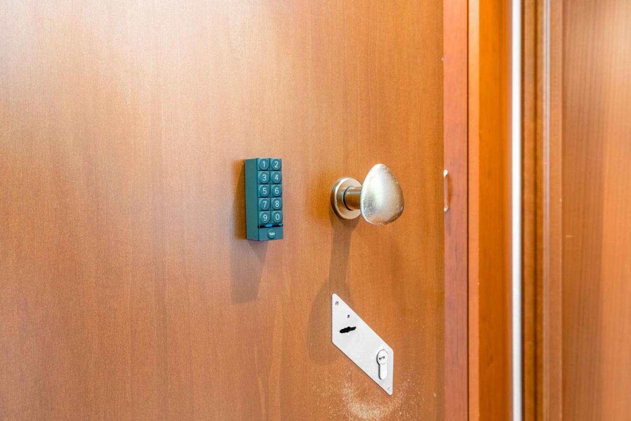 Zona Navigli - Smart House Con Tv 50 E Fast Wifi Apartment *