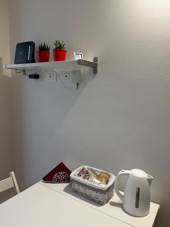 Apartamento Cherry's House M1 Bande Nere - San Siro- M4 Linate Milão