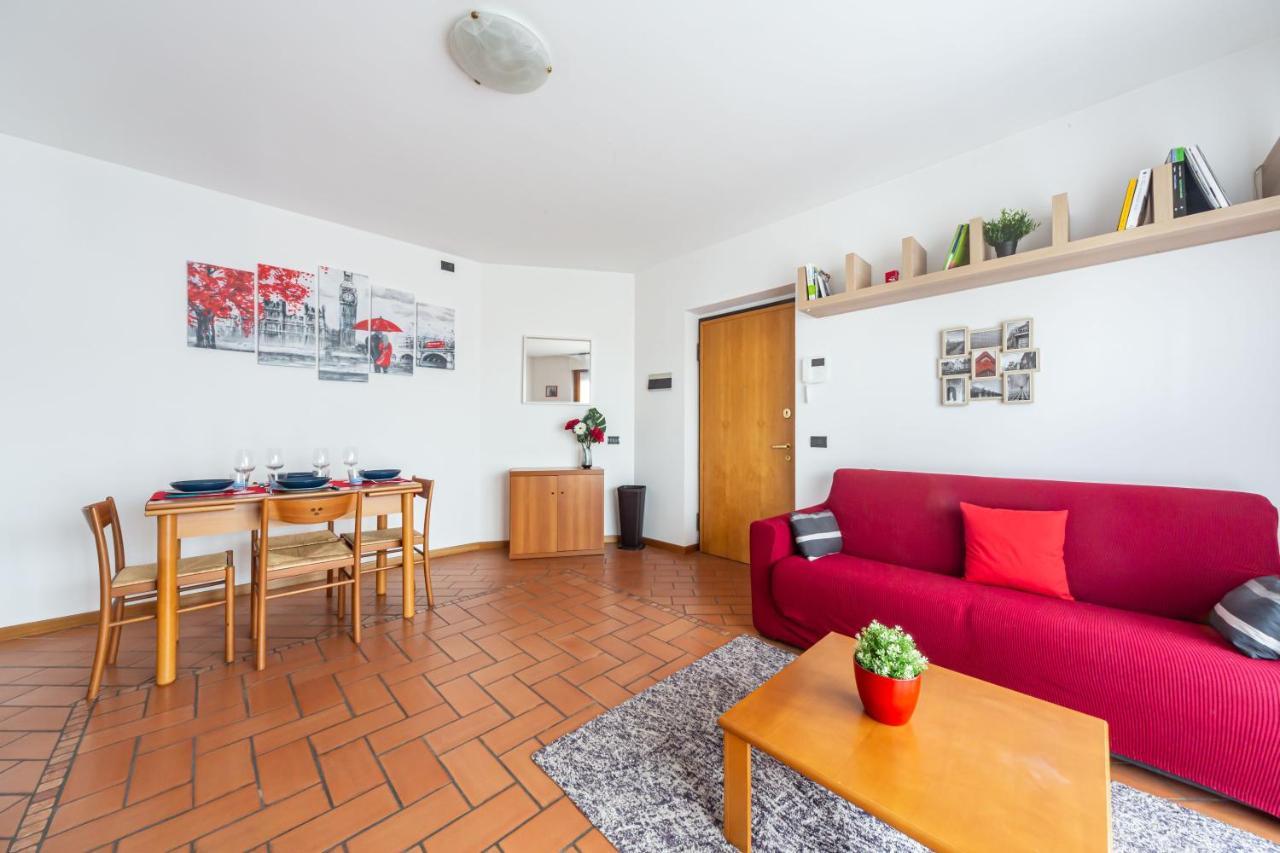Apartamento Cozy Apt - Private Parking & Terrace Milão