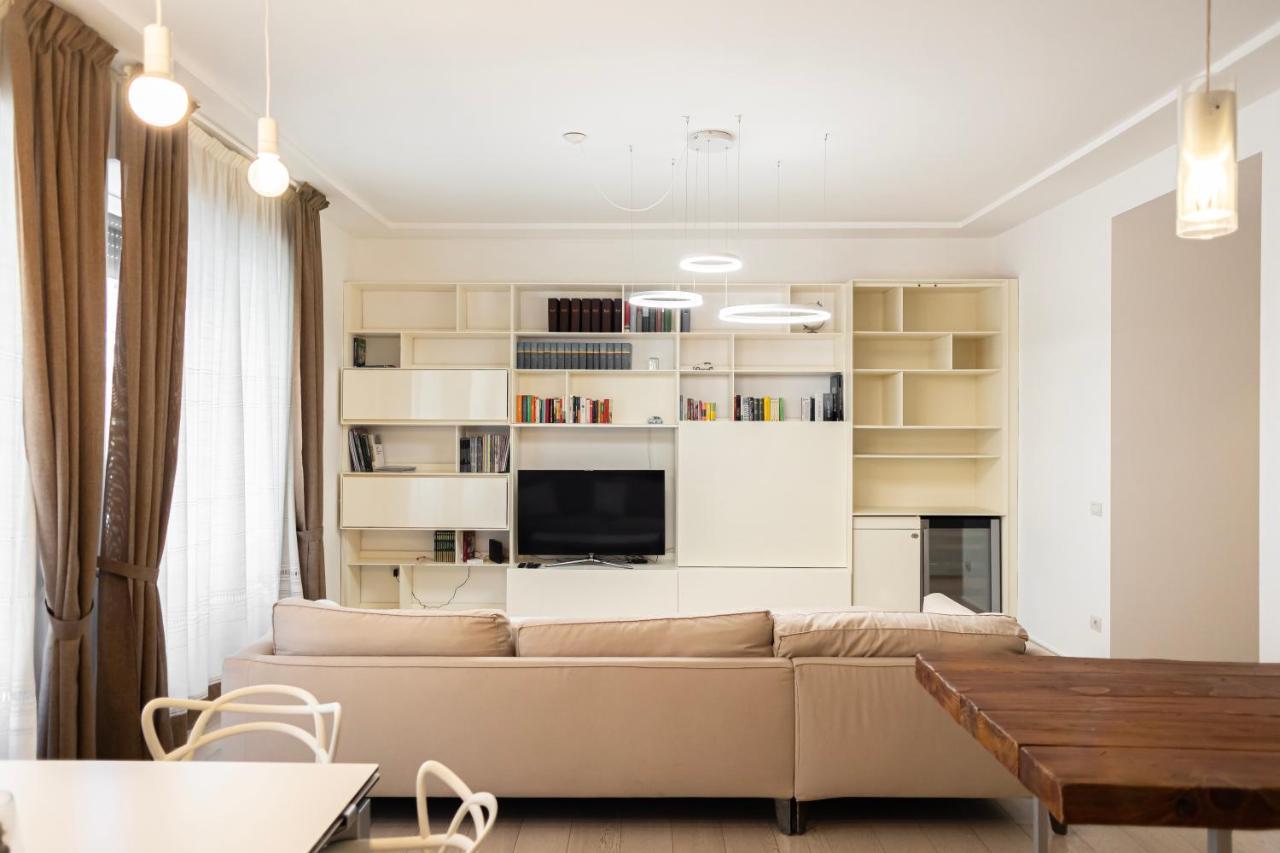 Elegante E Spazioso Quadrilocale In Porta Venezia Apartment