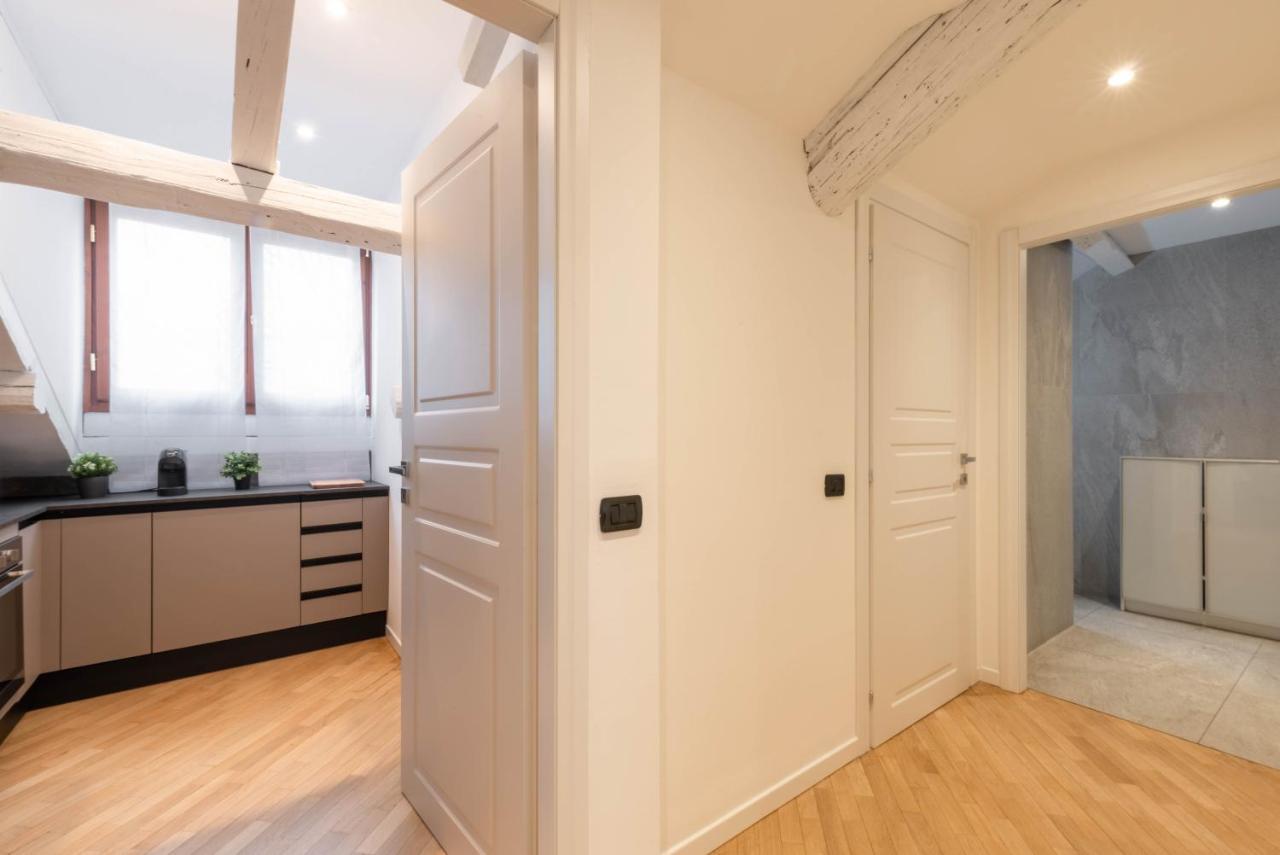 Brera Flat Near Duomo Apartment *