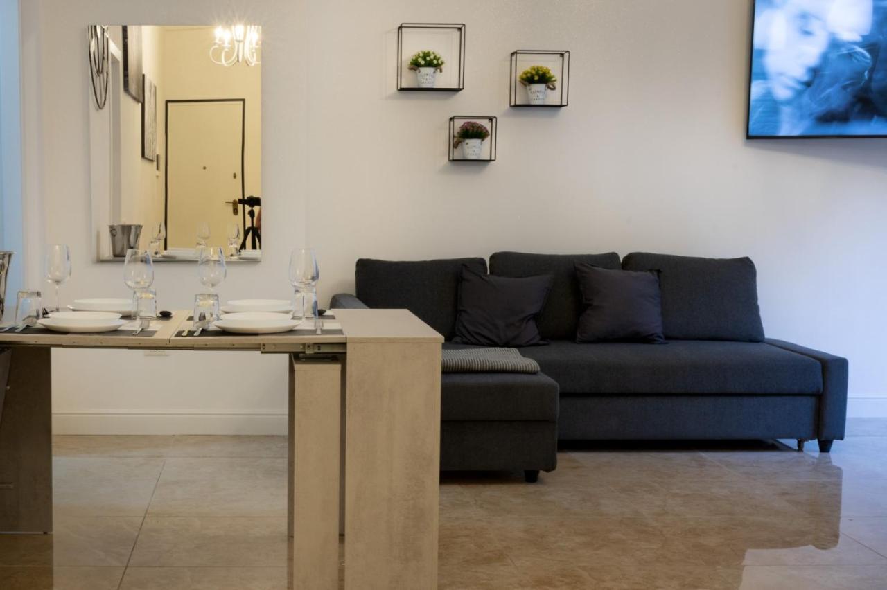 San Babila - Luxury Milanese Apartamento *