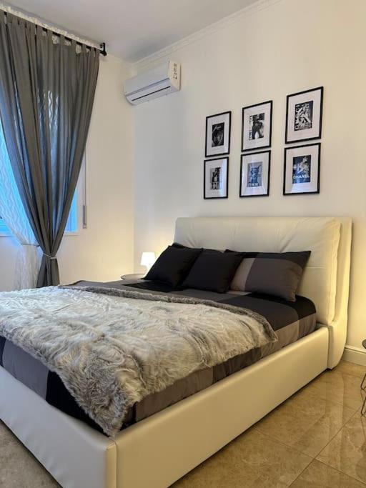San Babila - Luxury Milanese Apartamento Milão