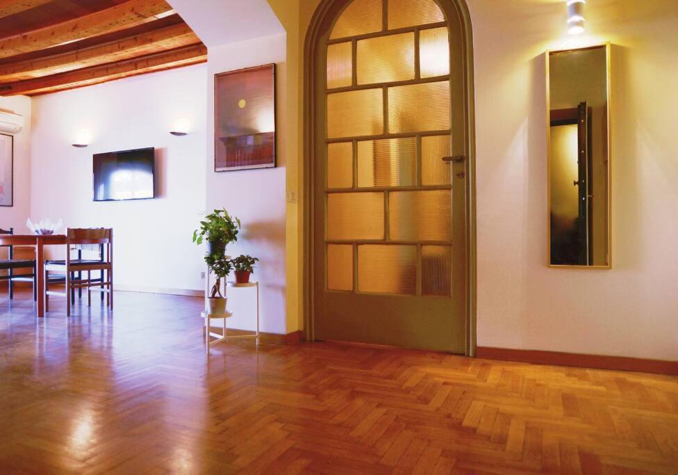 Urban House - Elegant Apartment Brera Milan Center Apartment