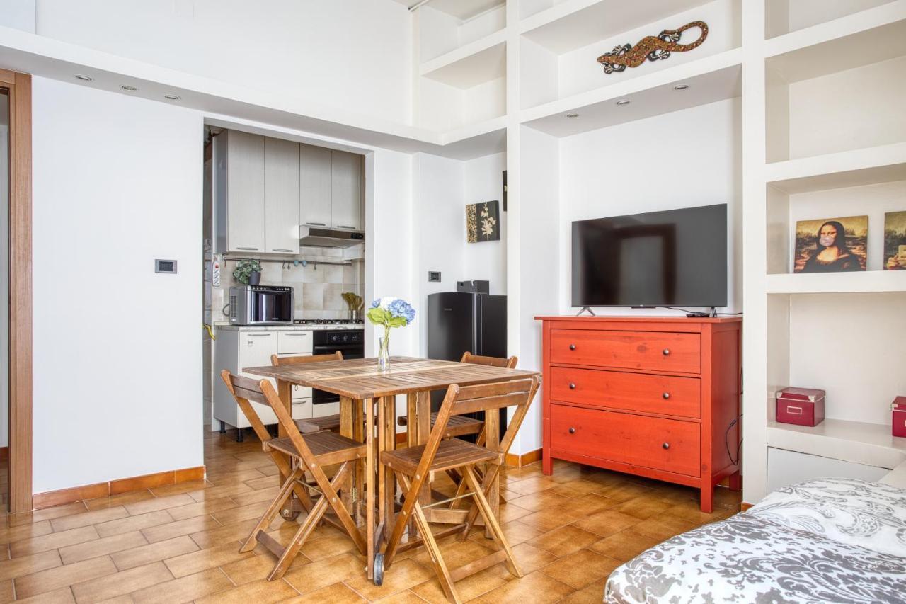 Joivy Adorable 1 Bed Flat Near Centre Mailand