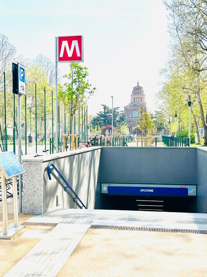 Chiara 34 - M4 Metro Blu Milão