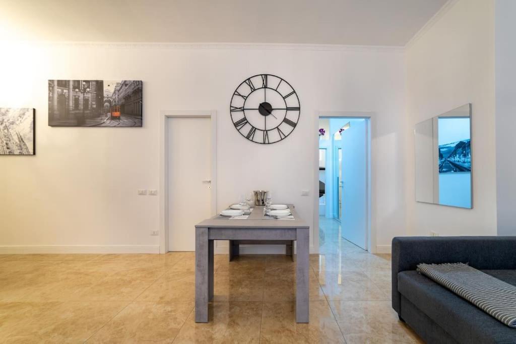 San Babila - Luxury Milanese Apartamento Milão