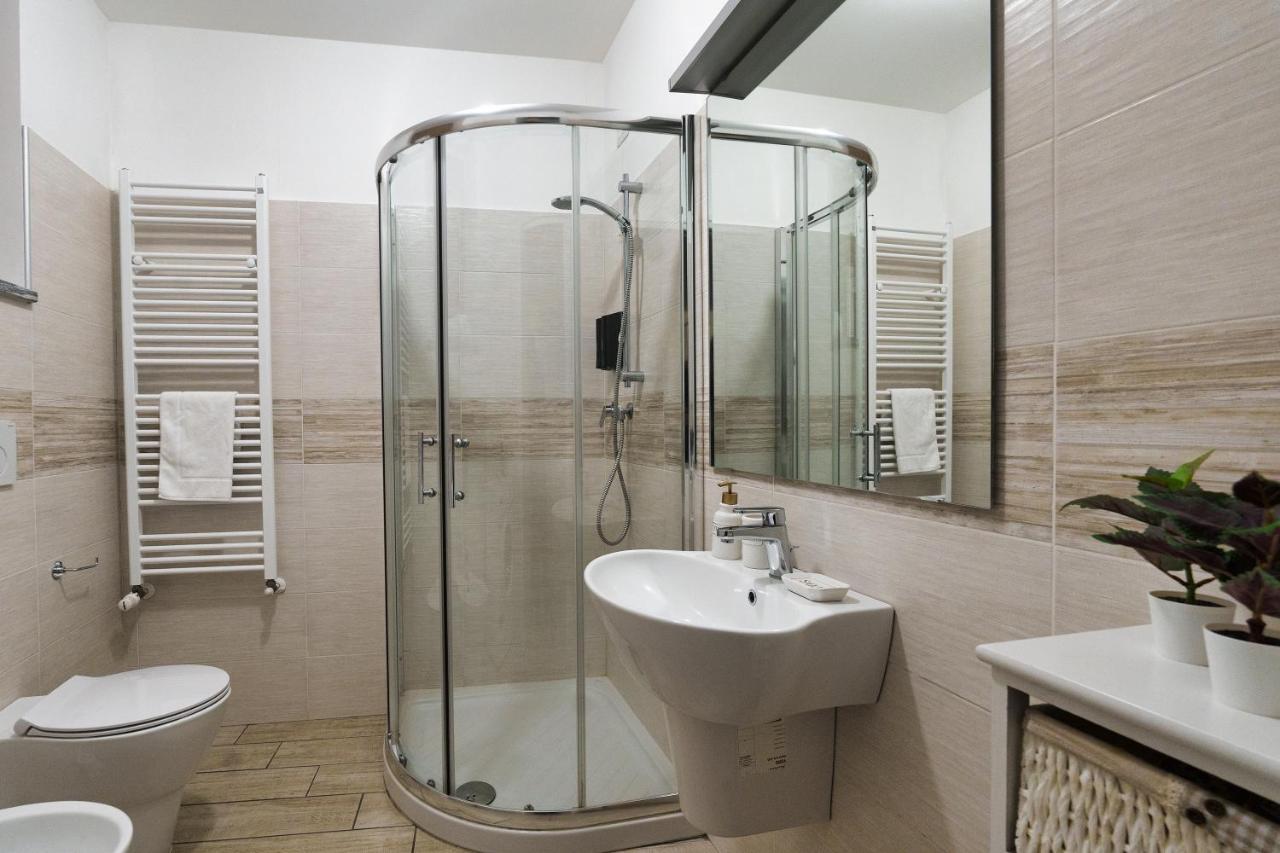 Ambrogio's Nest - Modern Close To Cadorna Station Apartment Mailand