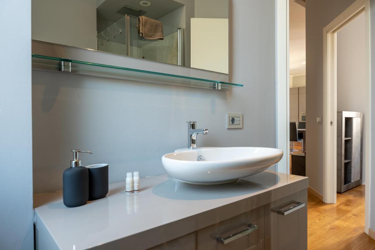 Apartamento 5 Min Duomo Luxury In Brera Design District Milão