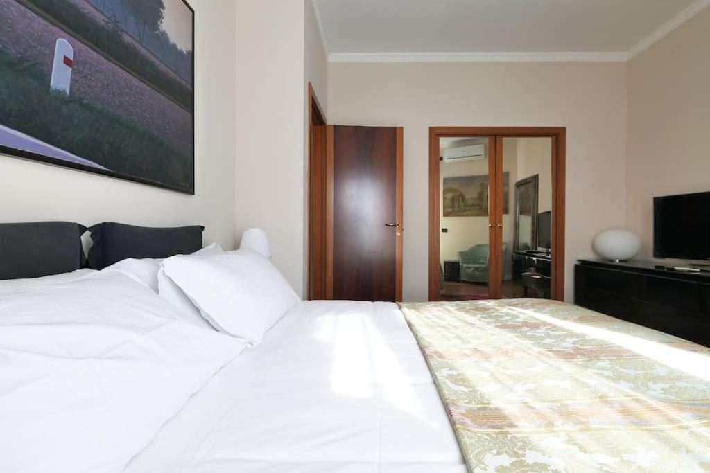 Large And Elegant In Missori Duomo Apartment *