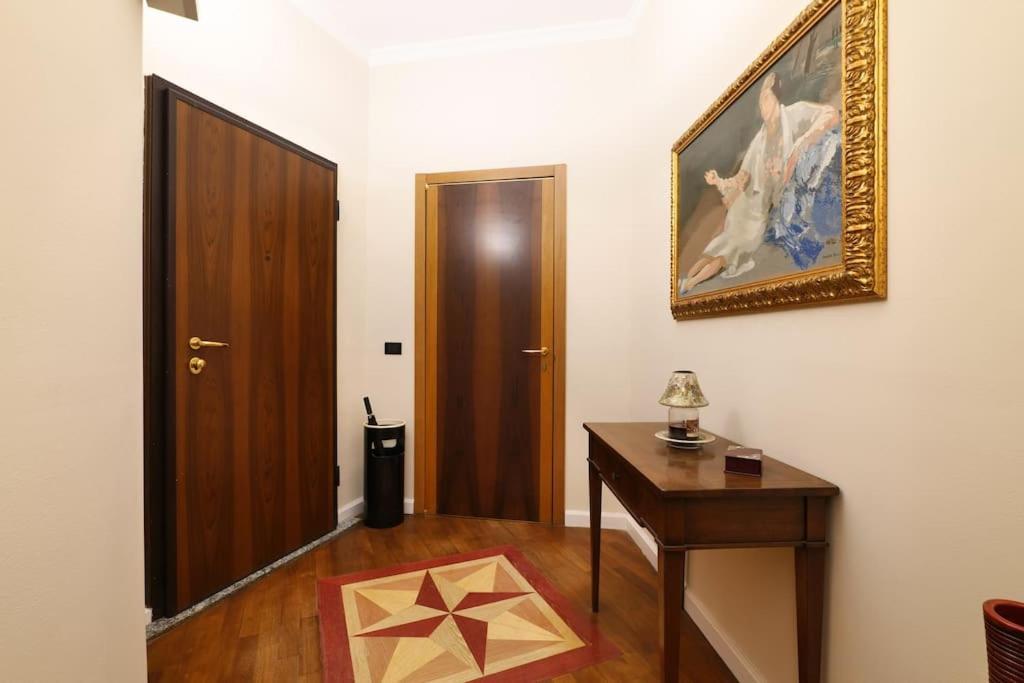 Large And Elegant In Missori Duomo Apartment *