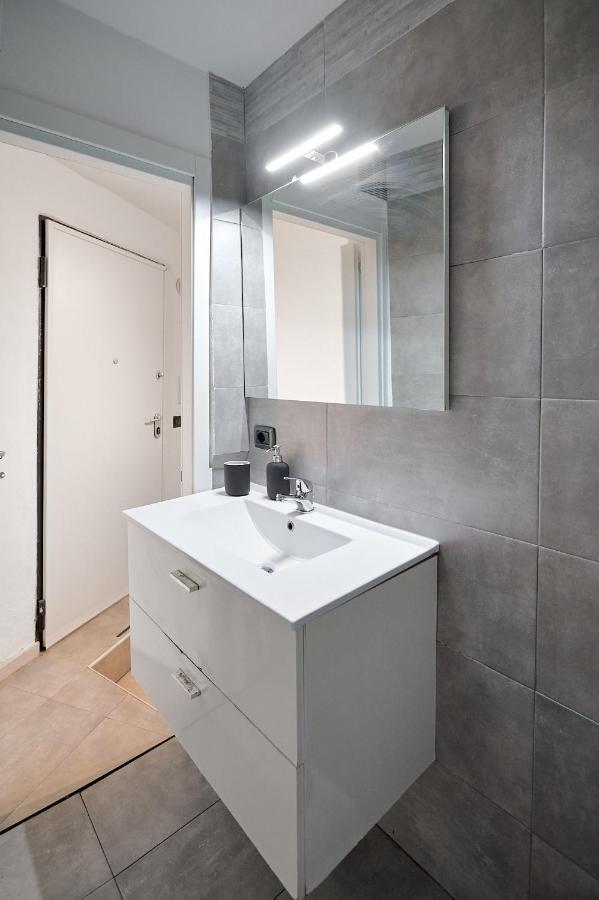 Xenia - Nuovo In Zona Tranquilla Apartamento Milão